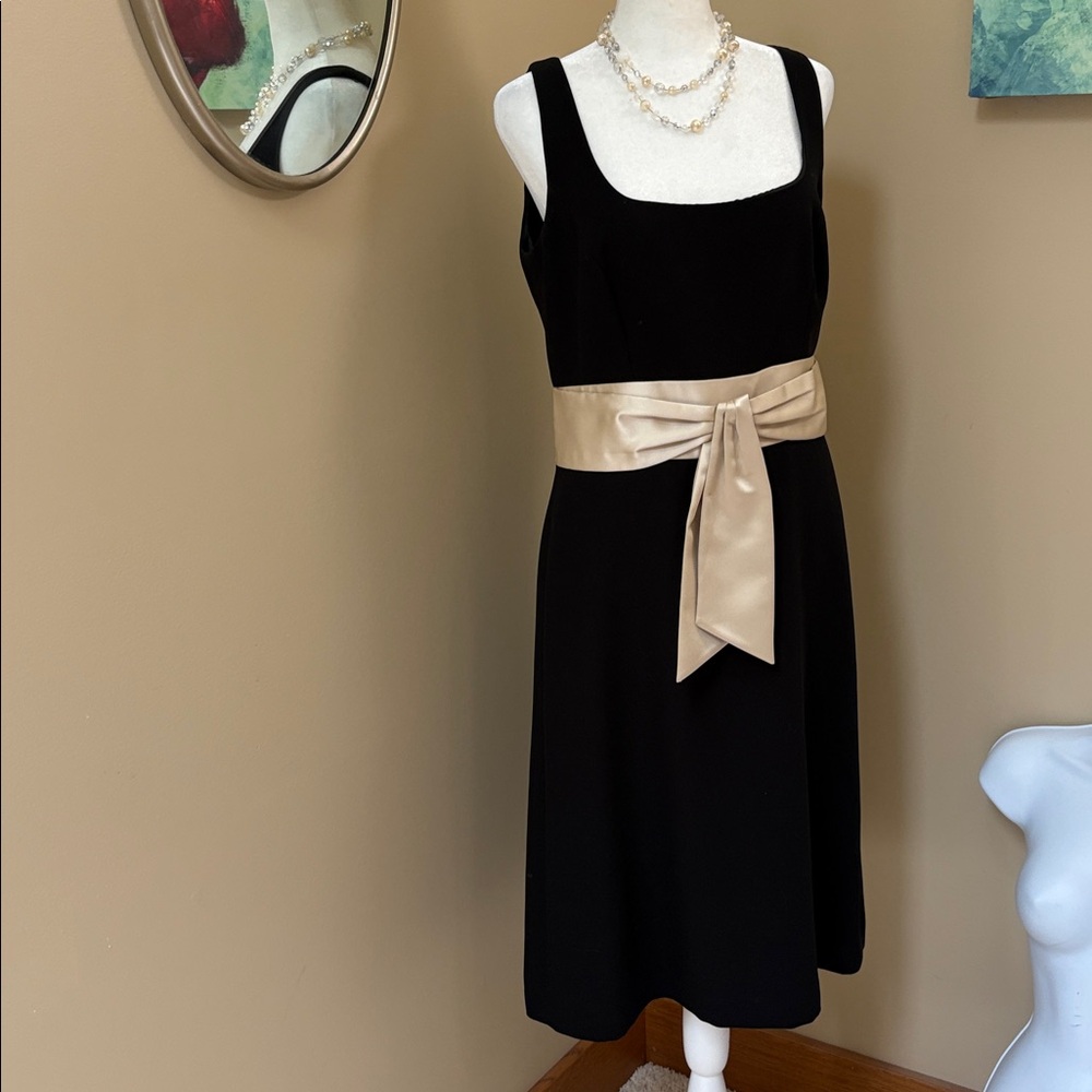 Ann Taylor Cocktail Dress Black Gold Bow Size 10 🖤 Sleeveless Scoop Neck